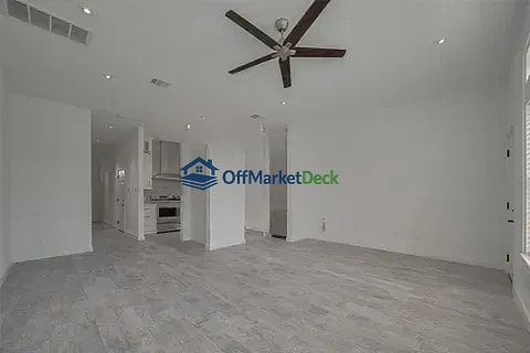 Off-market house in Houston, Texas — 3 beds, 2.5 baths, $65,000 — photo 3 of 3