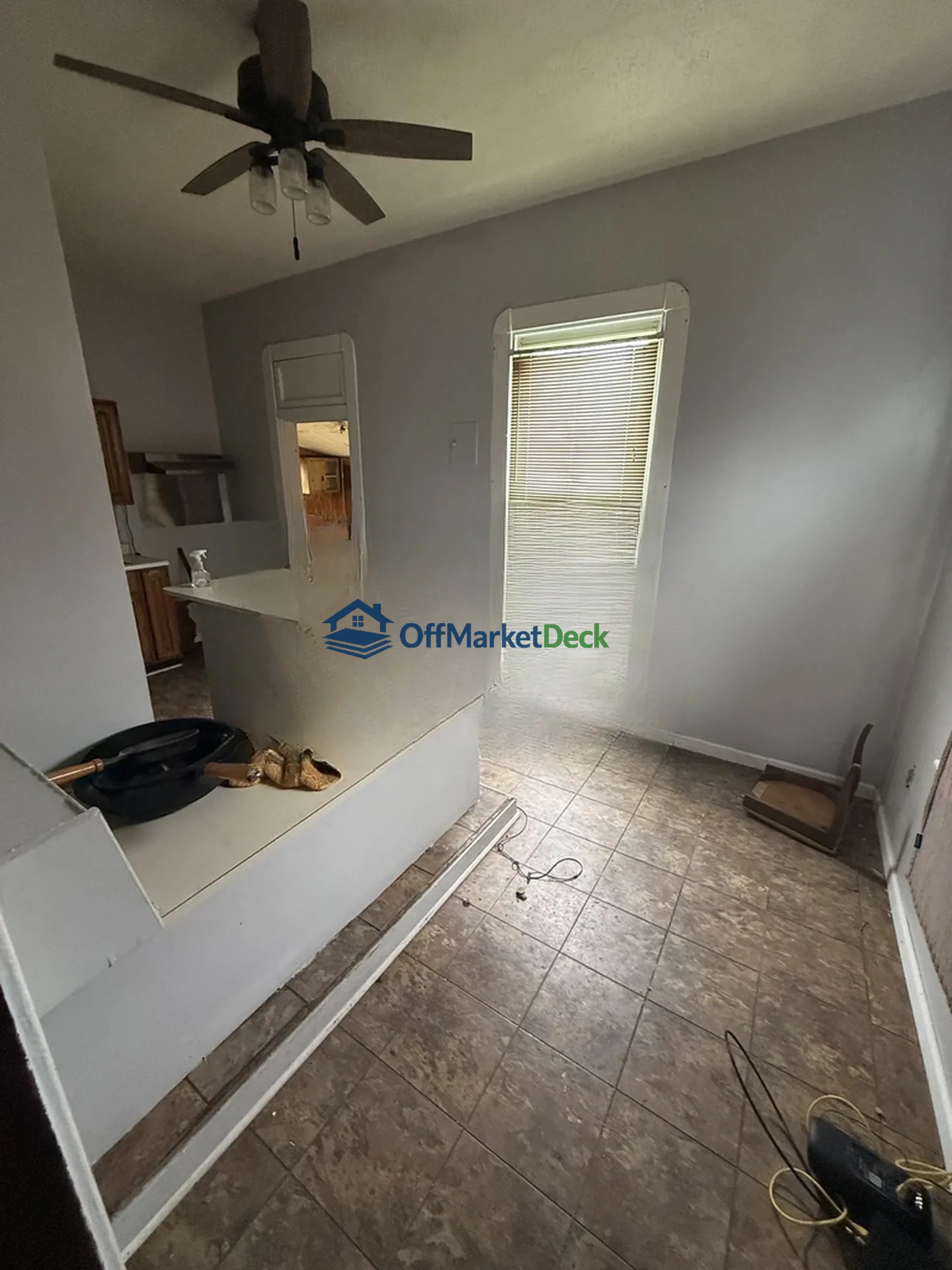 Off-market house in Indianapolis, Indiana — 5 beds, 1 bath, $230,000 — photo 8 of 8