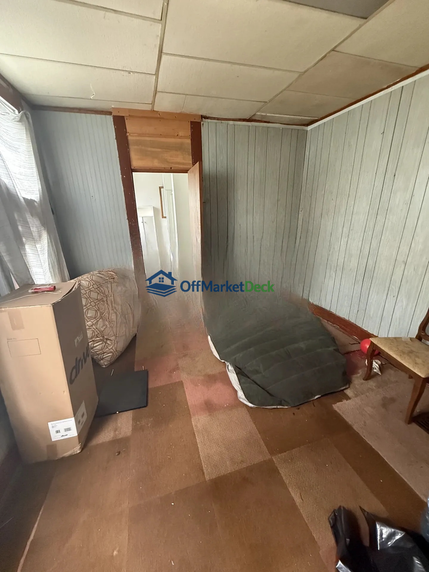 Off-market house in Indianapolis, Indiana — 5 beds, 1 bath, $230,000 — photo 3 of 8
