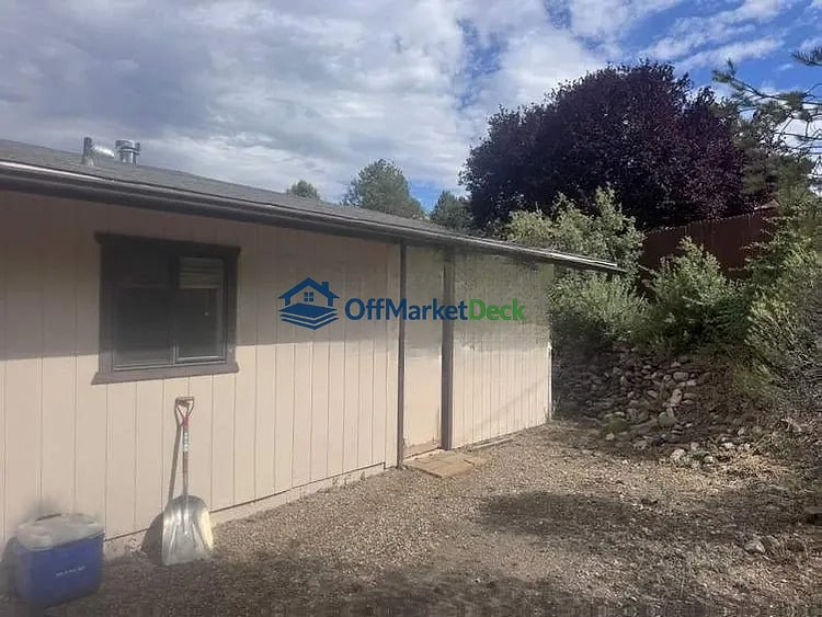 Off-market house in Prescott, Arizona — 2 beds, 2 baths, $289,900 — photo 6 of 8