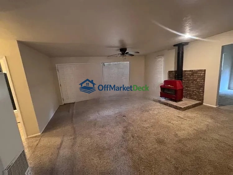 Off-market house in Prescott, Arizona — 2 beds, 2 baths, $289,900 — photo 8 of 8