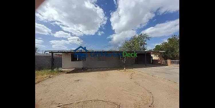 Off-market house in Phoenix, Arizona — 4 beds, 2 baths, $250,000 — photo 3 of 8