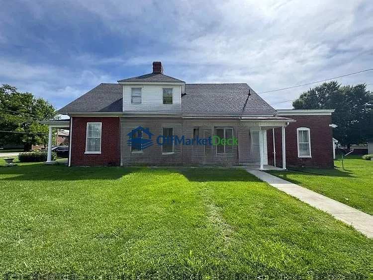 Off-market house in Lebanon, Kentucky — 4 beds, 2 baths, $80,000 — photo 6 of 8