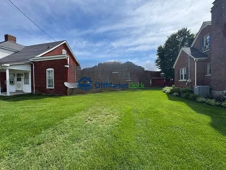 Off-market house in Lebanon, Kentucky — 4 beds, 2 baths, $80,000 — photo 8 of 8