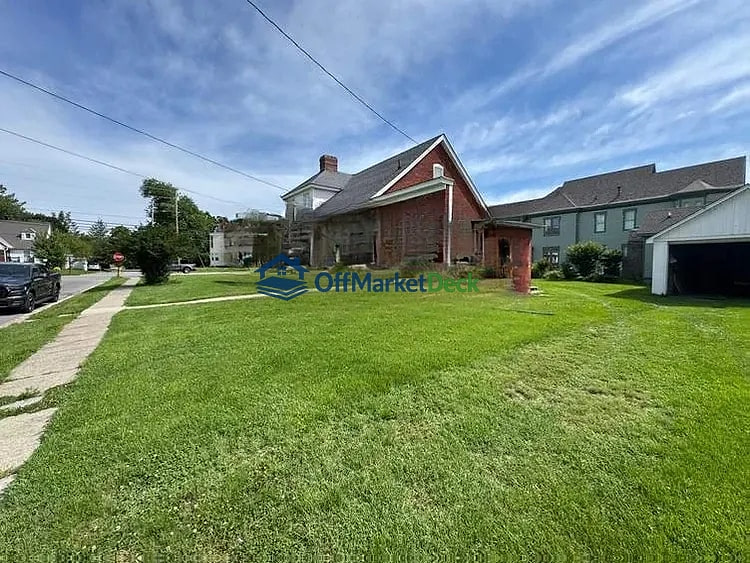 Off-market house in Lebanon, Kentucky — 4 beds, 2 baths, $80,000 — photo 7 of 8