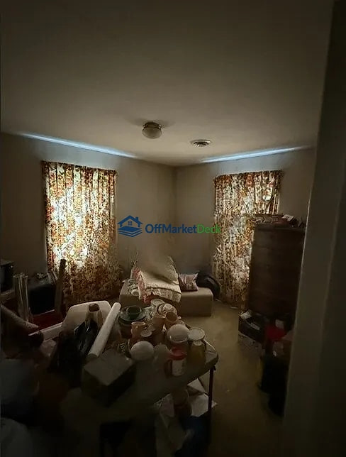 Off-market house in Village Green, Pennsylvania — 3 beds, 1 bath, $180,000 — photo 6 of 8