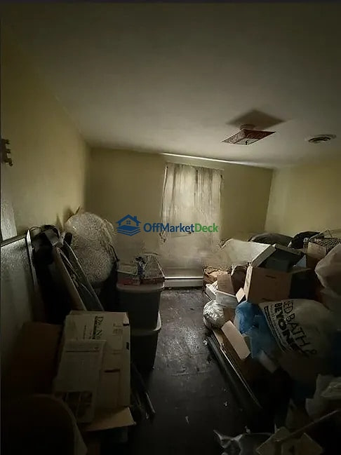 Off-market house in Village Green, Pennsylvania — 3 beds, 1 bath, $180,000 — photo 5 of 8