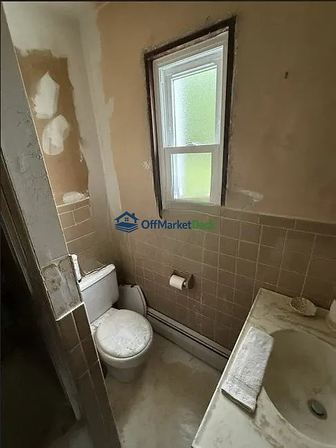Off-market house in Village Green, Pennsylvania — 3 beds, 1 bath, $180,000 — photo 7 of 8