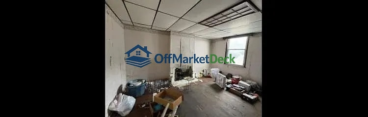 Off-market house in Newport, Kentucky — 2 beds, 2 baths, $88,200 — photo 7 of 8