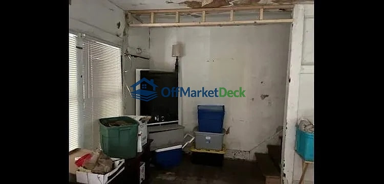 Off-market house in Toledo, Ohio — 4 beds, 2 baths, $43,655 — photo 6 of 8