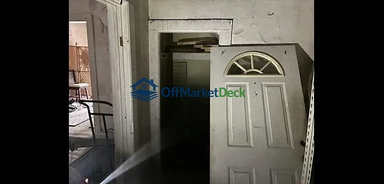 Off-market house in Toledo, Ohio — 4 beds, 2 baths, $43,655 — photo 2 of 8