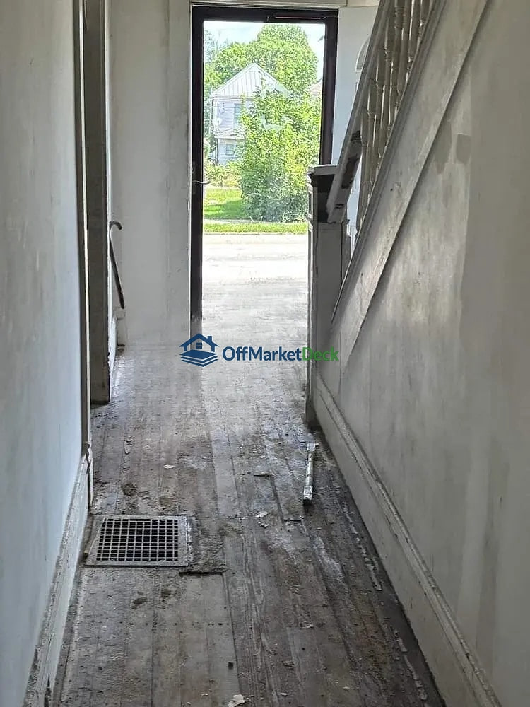 Off-market house in Steubenville, Ohio — 3 beds, 1 bath, $12,500 — photo 3 of 8