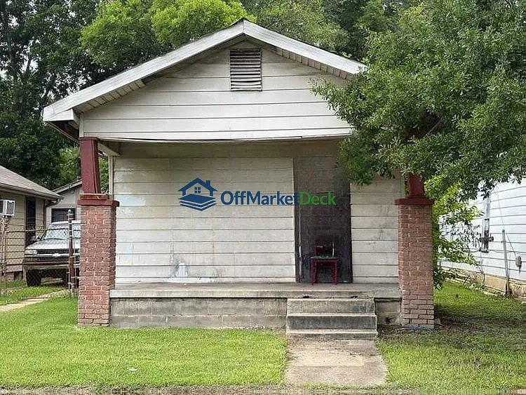Off-market house in Bessemer, Alabama — 1 bed, 1 bath, $23,000 — photo 2 of 8
