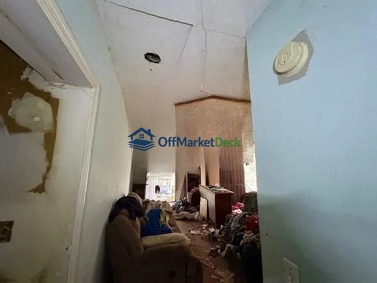 Off-market house in Phenix City, Alabama — 3 beds, 1 bath, $38,800 — photo 4 of 8