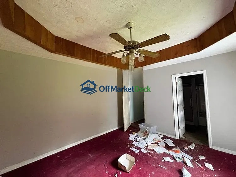 Off-market house in Phenix City, Alabama — 3 beds, 1 bath, $38,800 — photo 3 of 8
