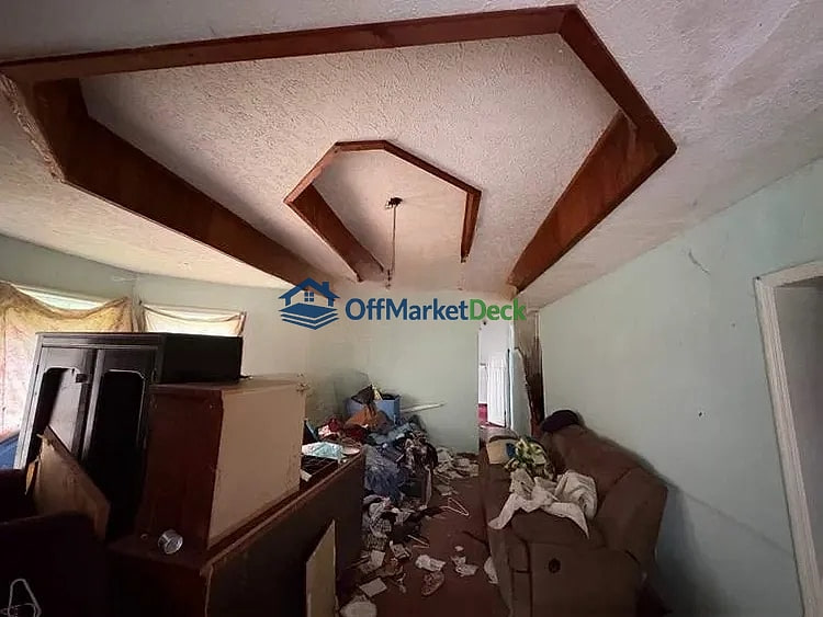 Off-market house in Phenix City, Alabama — 3 beds, 1 bath, $38,800 — photo 7 of 8