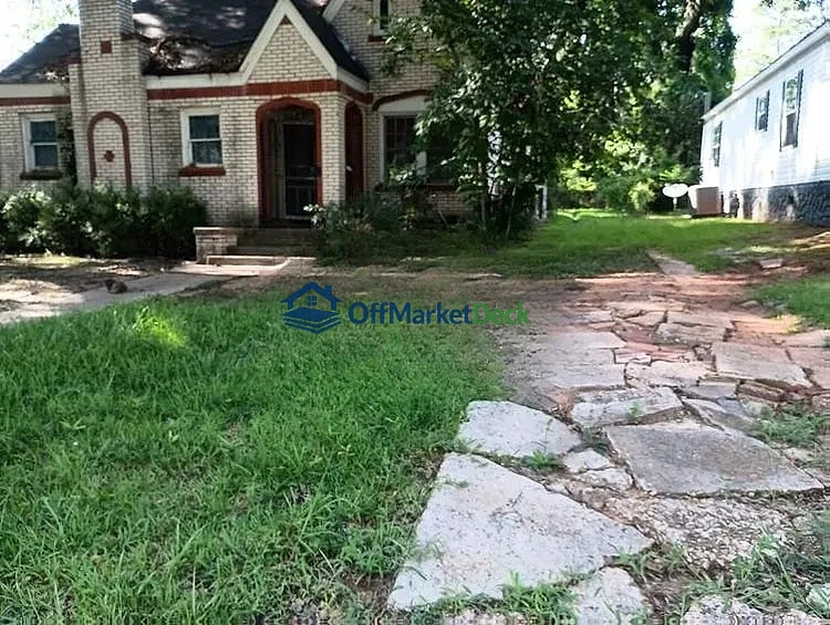 Off-market house in Shreveport, Louisiana — 3 beds, 1 bath, $41,910 — photo 2 of 8