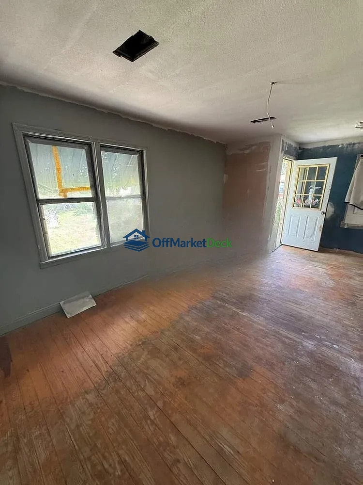 Off-market house in Leachville, Arkansas — 3 beds, 2 baths, $65,000 — photo 4 of 8