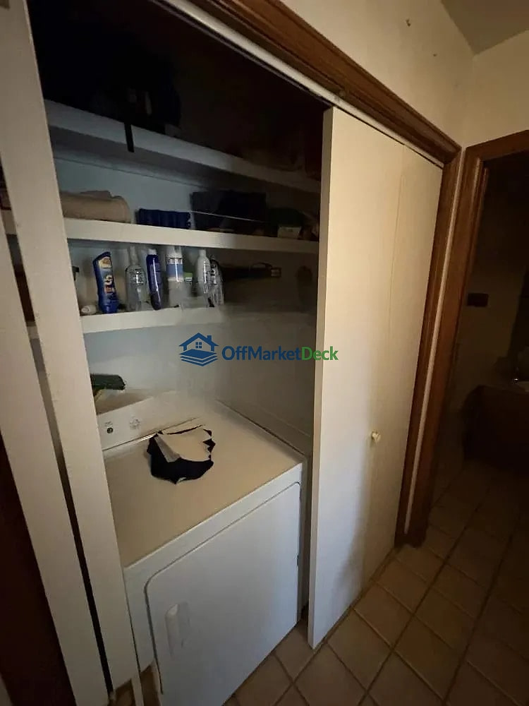 Off-market house in Littleton, Colorado — 2 beds, 2.5 baths, $310,000 — photo 4 of 8