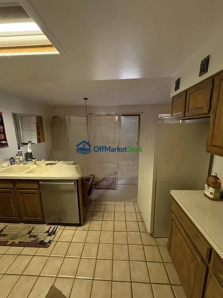 Off-market house in Littleton, Colorado — 2 beds, 2.5 baths, $310,000 — photo 8 of 8