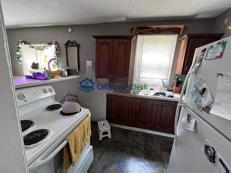 Off-market house in Indianapolis, Indiana — 3 beds, 1 bath, $105,000 — photo 5 of 8