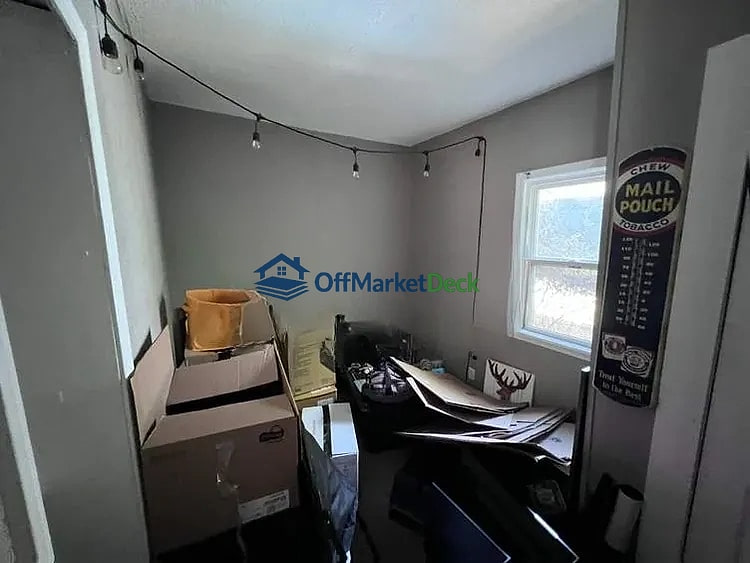 Off-market house in Indianapolis, Indiana — 3 beds, 1 bath, $105,000 — photo 7 of 8