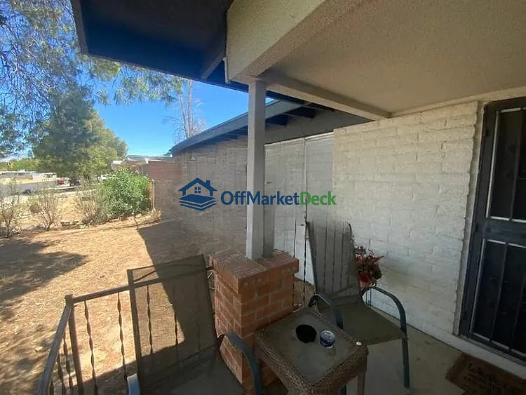 Off-market house in Tucson, Arizona — 3 beds, 2 baths, $229,900 — photo 2 of 8