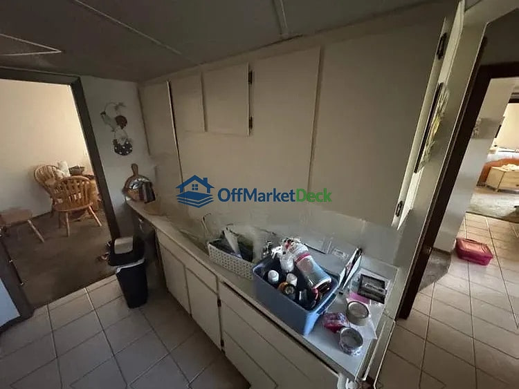 Off-market house in Sun City, Arizona — 2 beds, 2 baths, $148,000 — photo 6 of 8