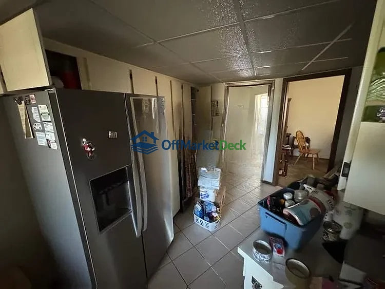 Off-market house in Sun City, Arizona — 2 beds, 2 baths, $148,000 — photo 3 of 8