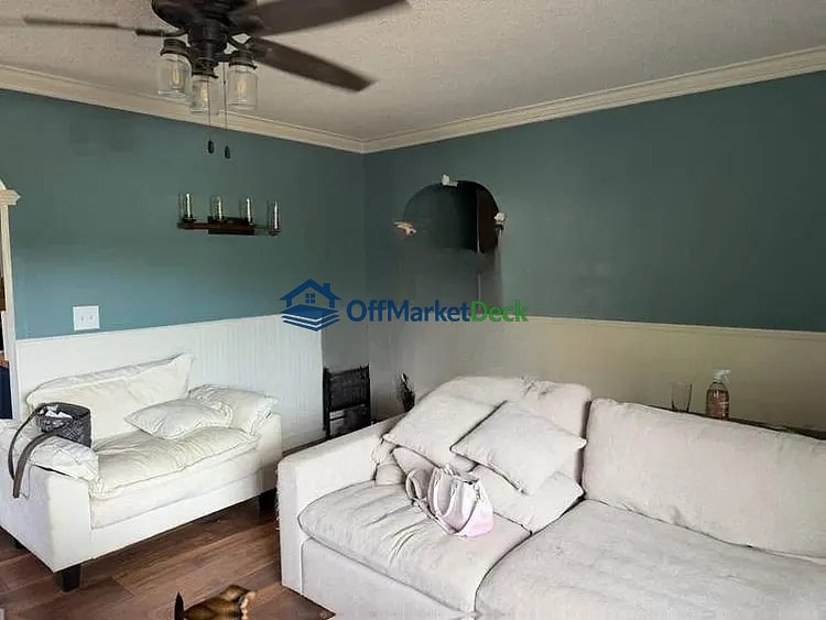 Off-market house in Sullivan County, Tennessee — 3 beds, 2.5 baths, $280,000 — photo 3 of 8