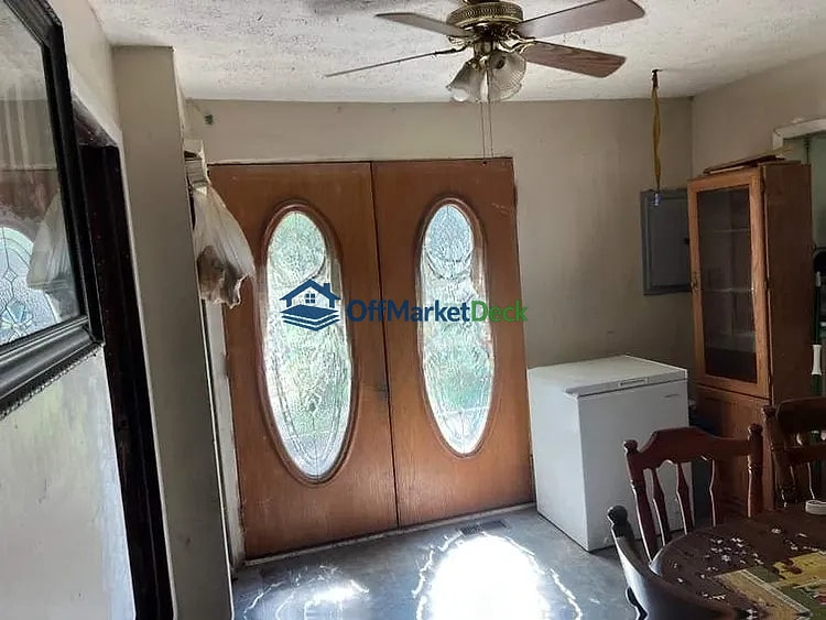 Off-market house in Indianapolis, Indiana — 2 beds, 1 bath, $95,000 — photo 7 of 8