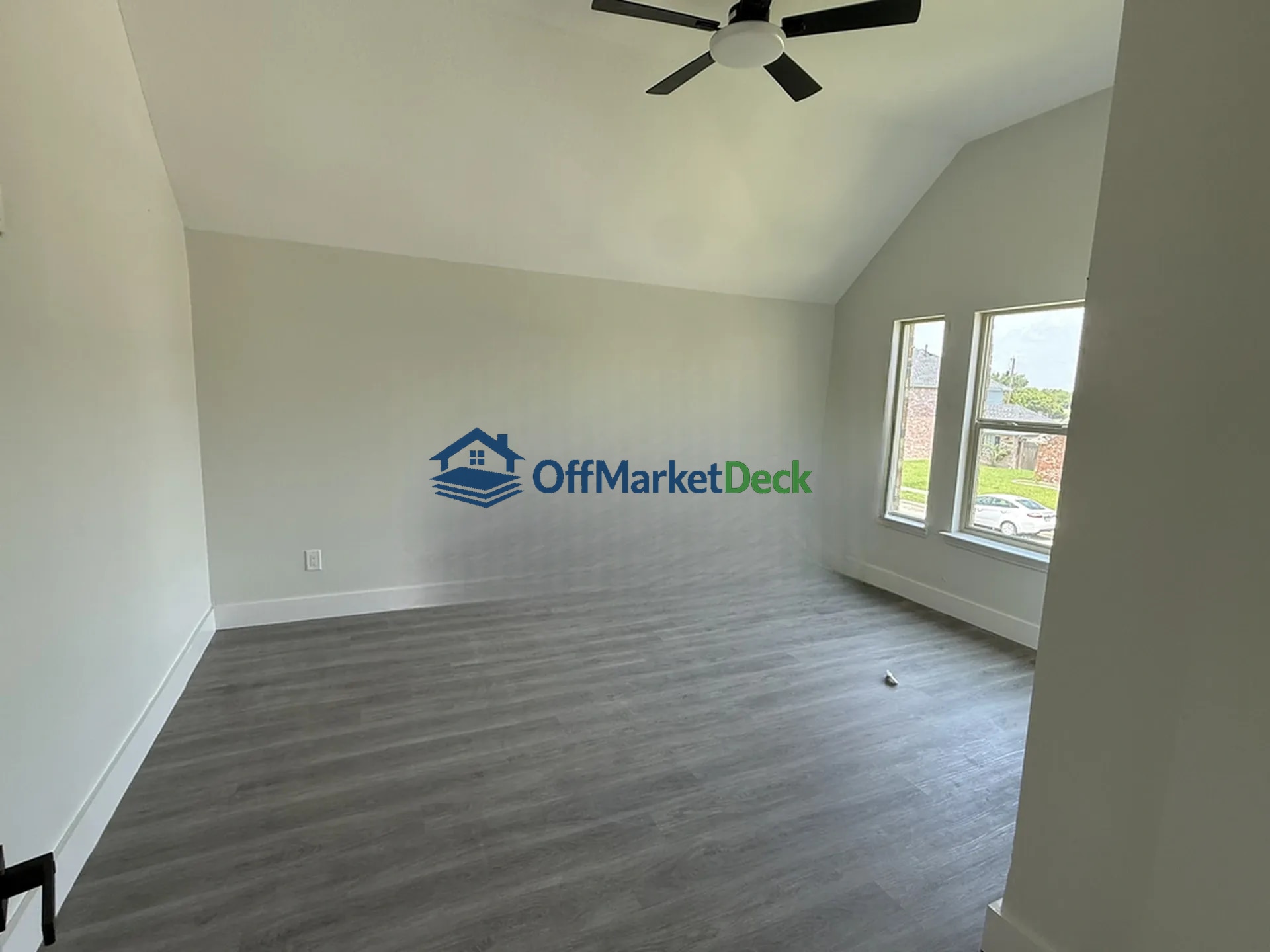 Off-market house in Rowlett, Texas — 5 beds, 2.5 baths, $449,000 — photo 8 of 8