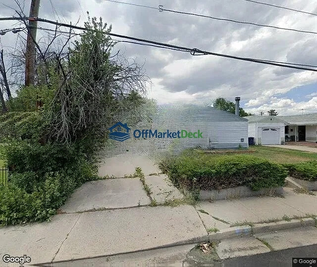 Off-market house in Denver, Colorado — 2 beds, 1 bath, $289,000 — photo 3 of 3