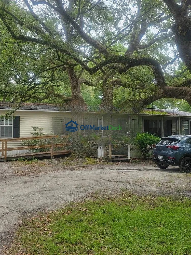 Off-market house in Murrells Inlet, South Carolina — 3 beds, 1 bath, $183,652 — photo 2 of 8