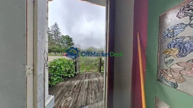Off-market house in Canisteo, New York — 5 beds, 3 baths, $30,000 — photo 2 of 8