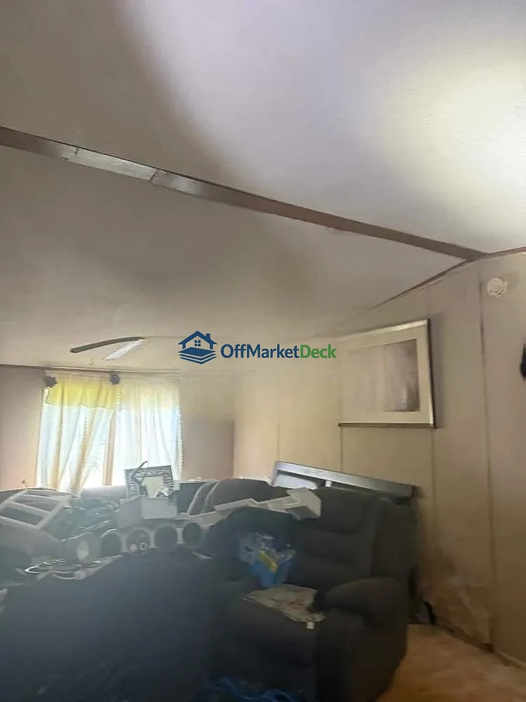 Off-market house in Splendora, Texas — 3 beds, 1 bath, $85,000 — photo 3 of 8