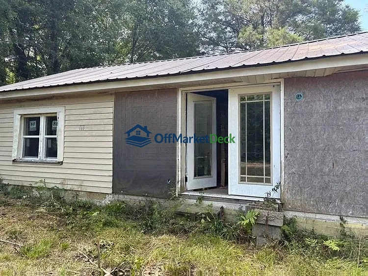 Off-market house in Bessemer, Alabama — 3 beds, 1 bath, $40,600 — photo 3 of 8