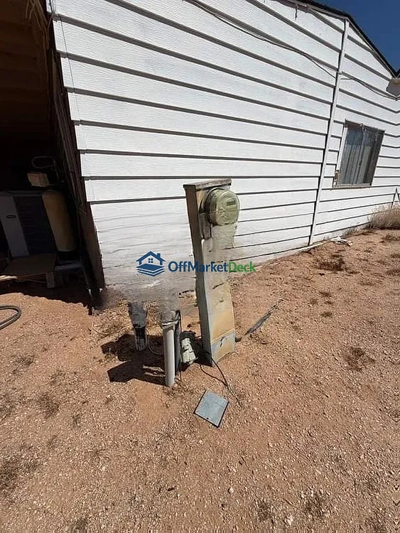 Off-market house in Cave Creek, Arizona — 2 beds, 2 baths, $325,000 — photo 6 of 8