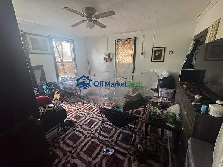 Off-market house in Zanesville, Ohio — 4 beds, 2 baths, $97,378 — photo 5 of 8