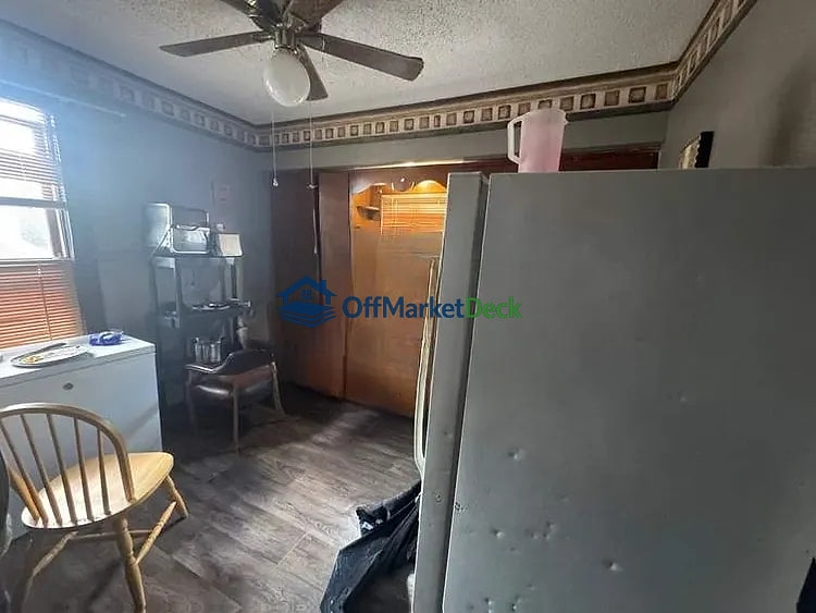 Off-market house in Zanesville, Ohio — 4 beds, 2 baths, $97,378 — photo 7 of 8