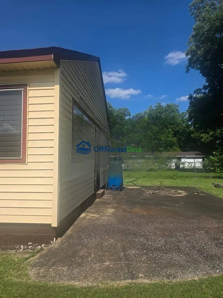 Off-market house in Attalla, Alabama — 2 beds, 1 bath, $30,000 — photo 7 of 8