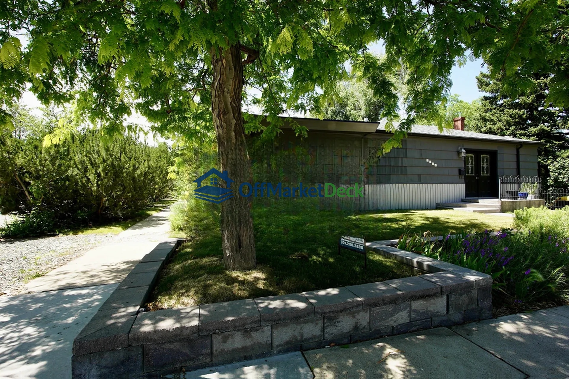 Off-market duplex in Casper, Wyoming — 4 beds, 3 baths, $500,000 — photo 2 of 8