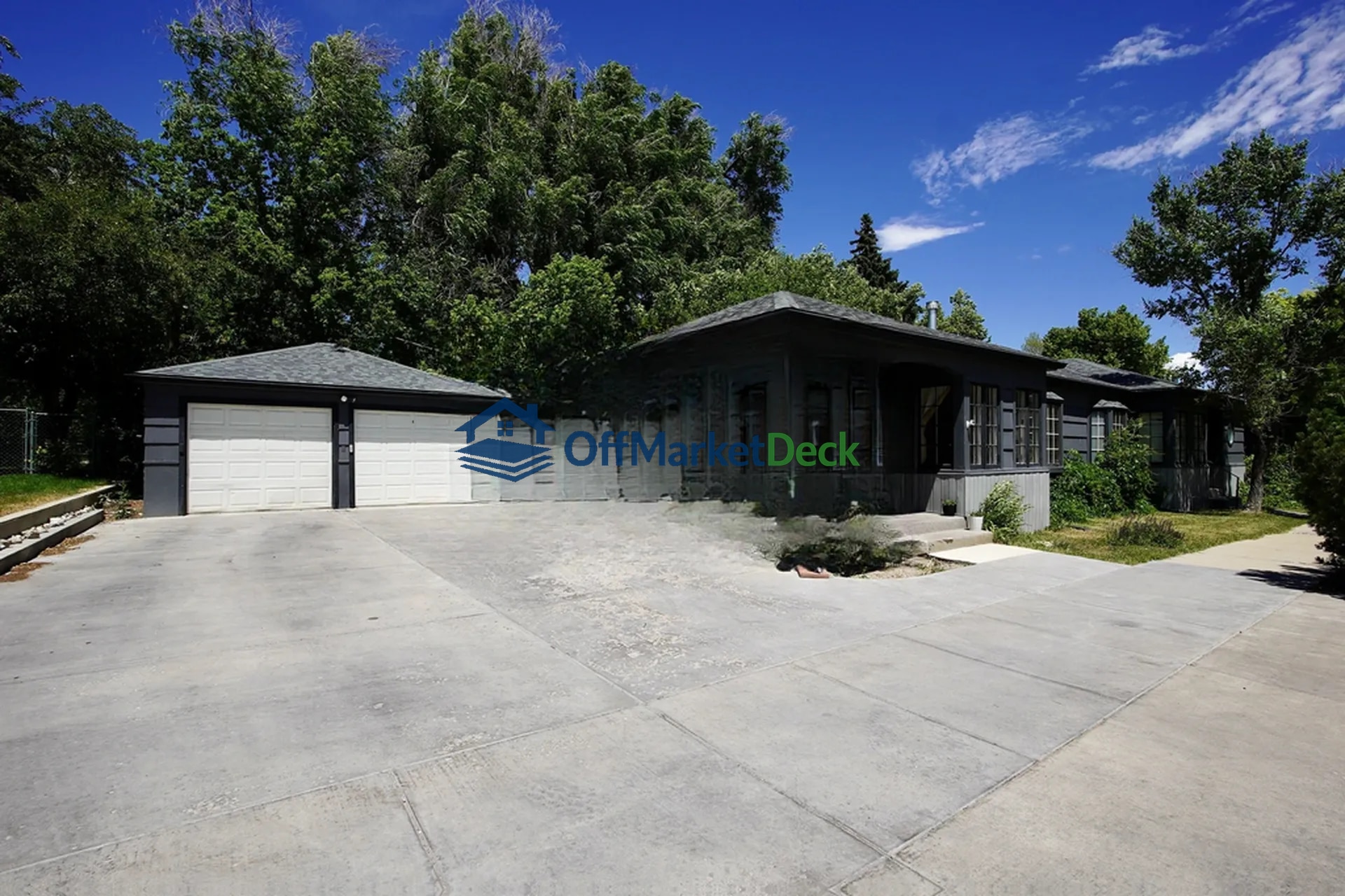 Off-market duplex in Casper, Wyoming — 4 beds, 3 baths, $500,000 — photo 3 of 8