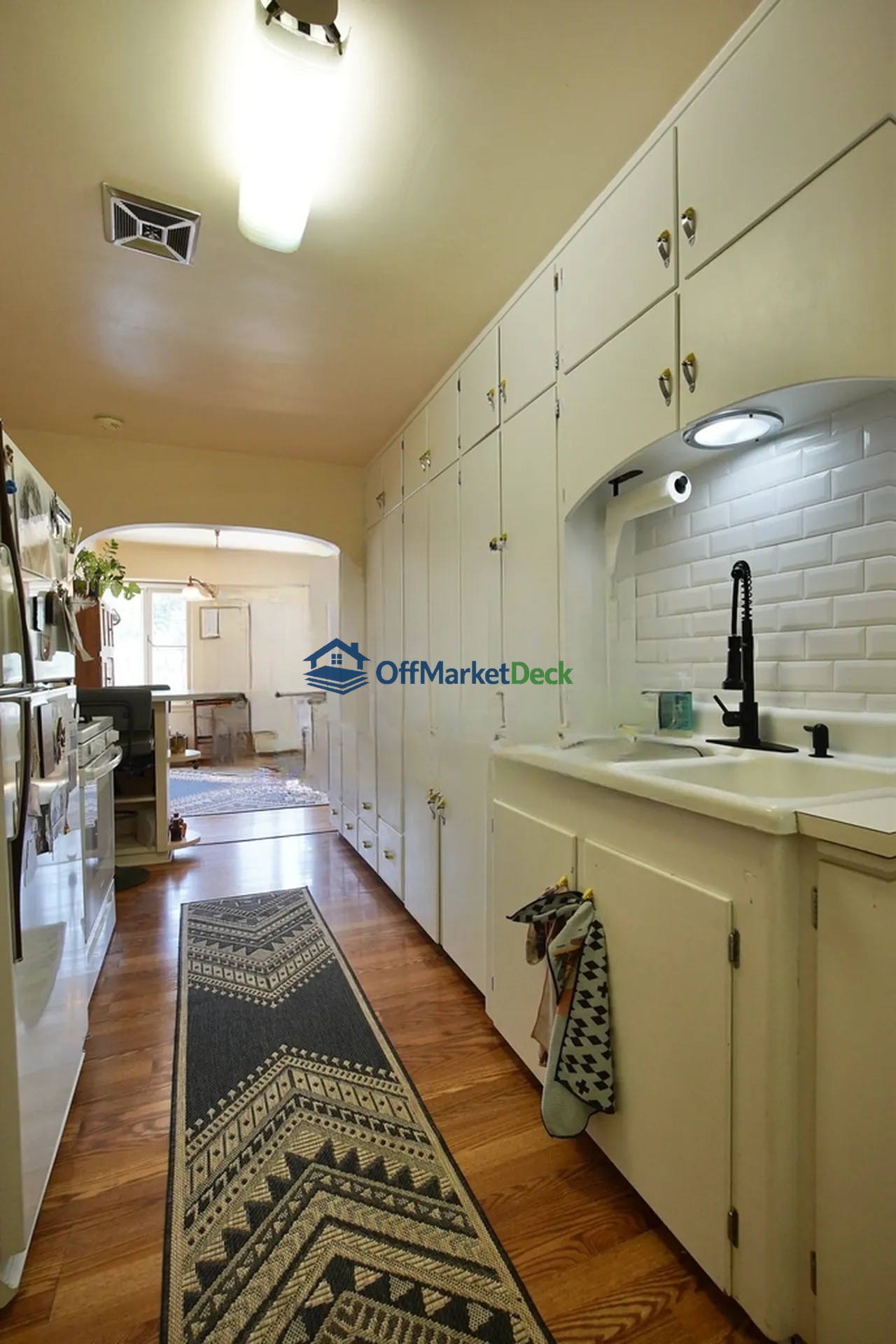 Off-market duplex in Casper, Wyoming — 4 beds, 3 baths, $500,000 — photo 7 of 8