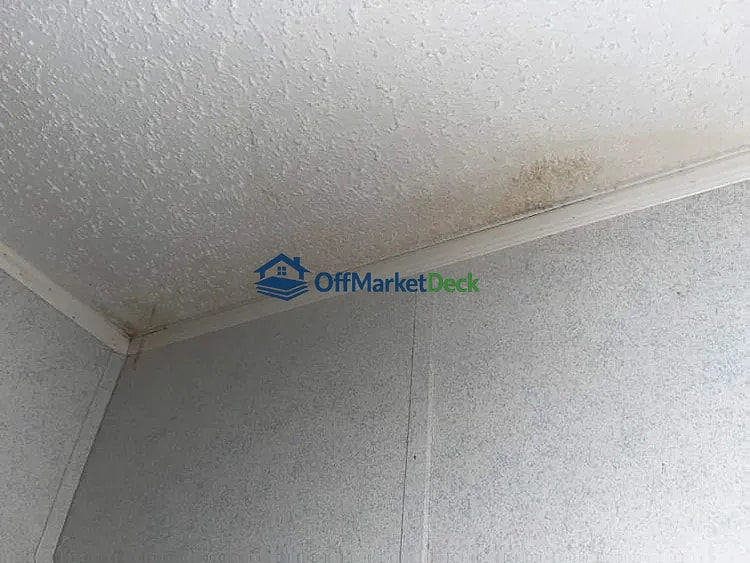 Off-market house in Jacksonville, Florida — 3 beds, 2 baths, $135,000 — photo 6 of 8