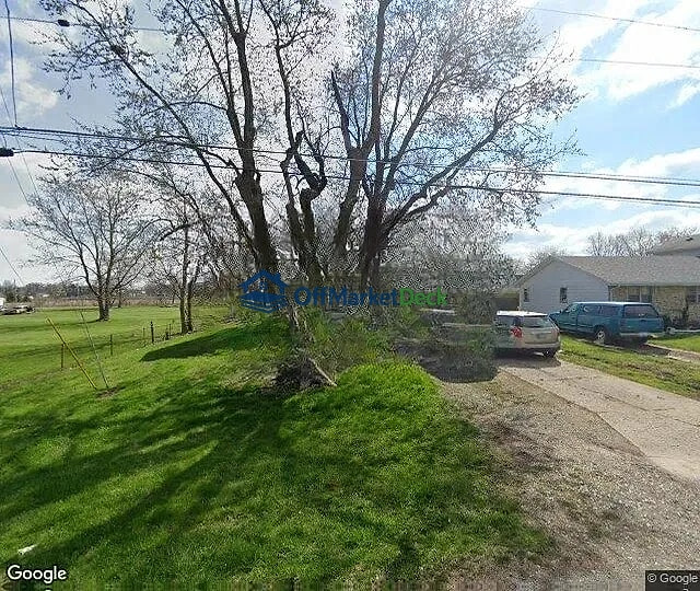Off-market house in Elwood, Indiana — 3 beds, 1 bath, $119,900 — photo 3 of 3