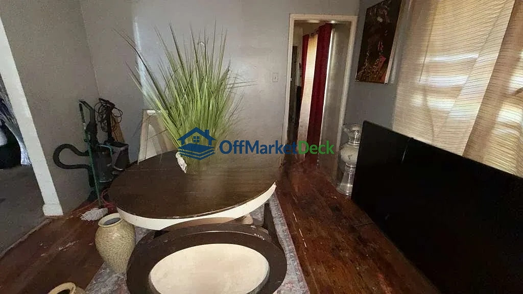 Off-market house in Detroit, Michigan — 3 beds, 1 bath, $46,900 — photo 8 of 8