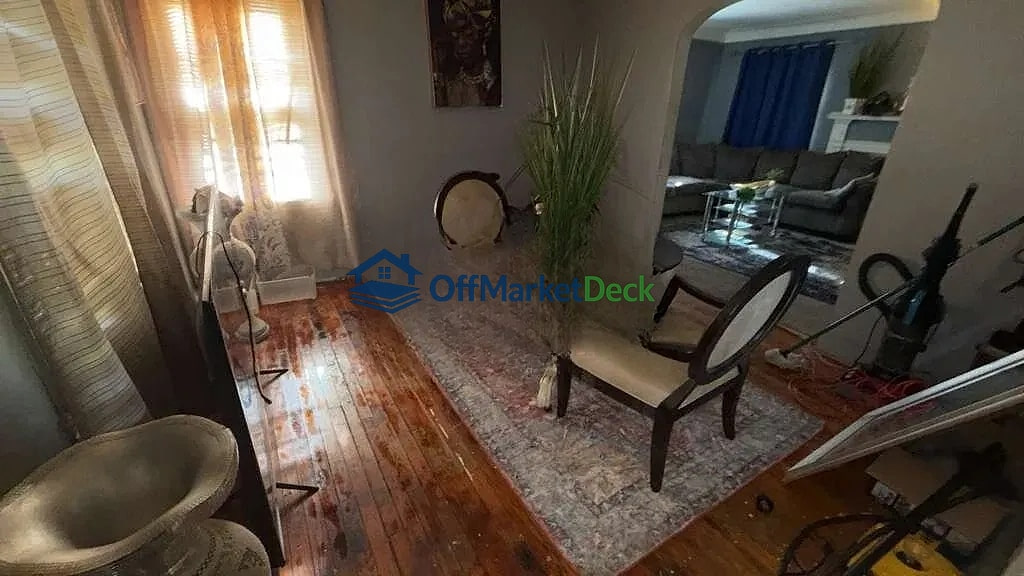Off-market house in Detroit, Michigan — 3 beds, 1 bath, $46,900 — photo 6 of 8