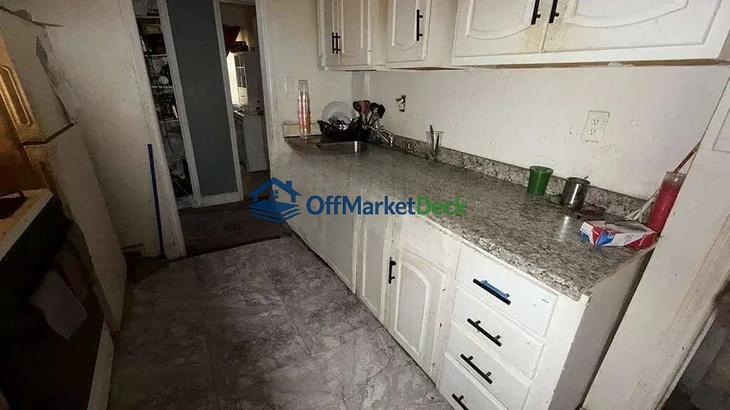 Off-market house in Detroit, Michigan — 3 beds, 1 bath, $46,900 — photo 5 of 8