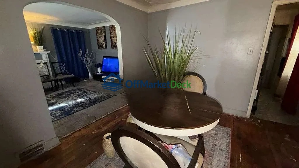 Off-market house in Detroit, Michigan — 3 beds, 1 bath, $46,900 — photo 7 of 8